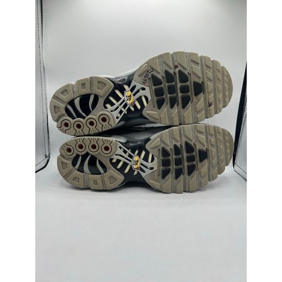 Nike Air Max Plus TN “Wolf Grey” size 9 men’s used - Picture 5 of 7